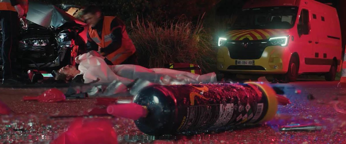 PROTOXYDE D’AZOTE : QUAND LE BALLON DE TROP VOUS ENVOIE DIRECTEMENT À L’HÔPITAL