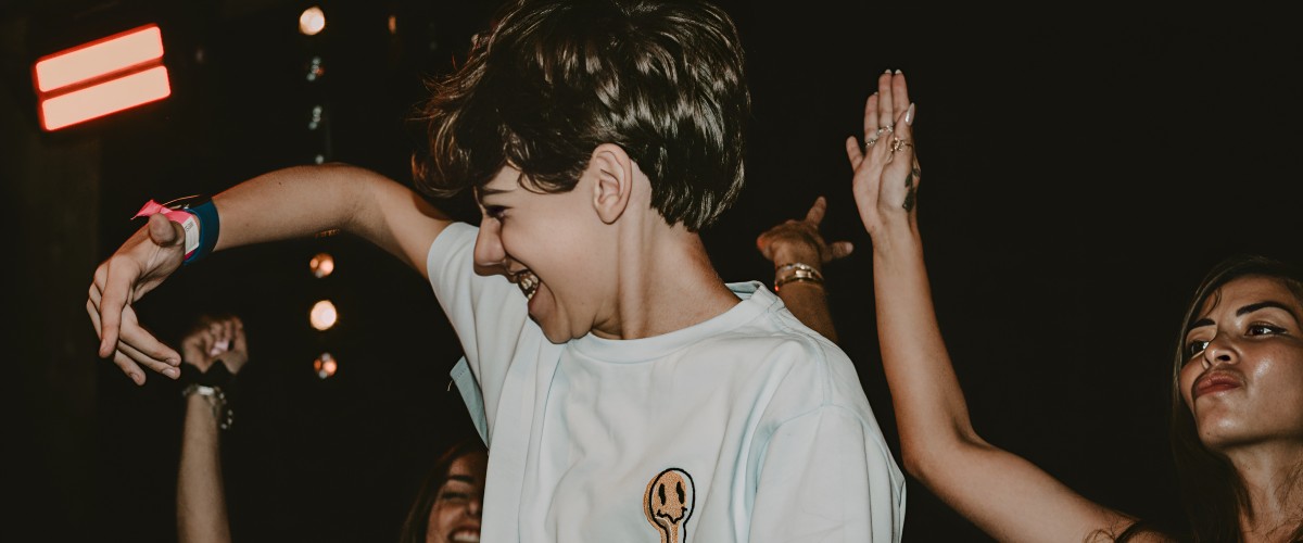 DJ GAB : LE PETIT PRINCE BELGE QUI A CONQUIS TOMORROWLAND ET FAIT VIBRER L’EUROPE !