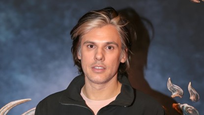 ORELSAN : 25 ANS DE RÉVOLUTION TRANQUILLE – DU MYSPACE DE CAEN AUX SOMMETS DE LA POP CULTURE !